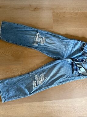 Women's Light Blue Distressed Ankle Crop Jeans